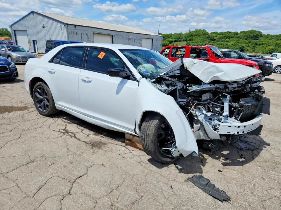2022 CHRYSLER 300 TOURING  