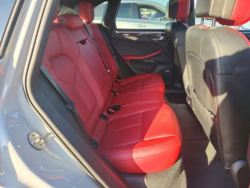 2021 PORSCHE MACAN   