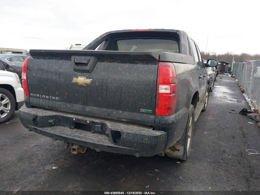 2011 CHEVROLET AVALANCHE LT