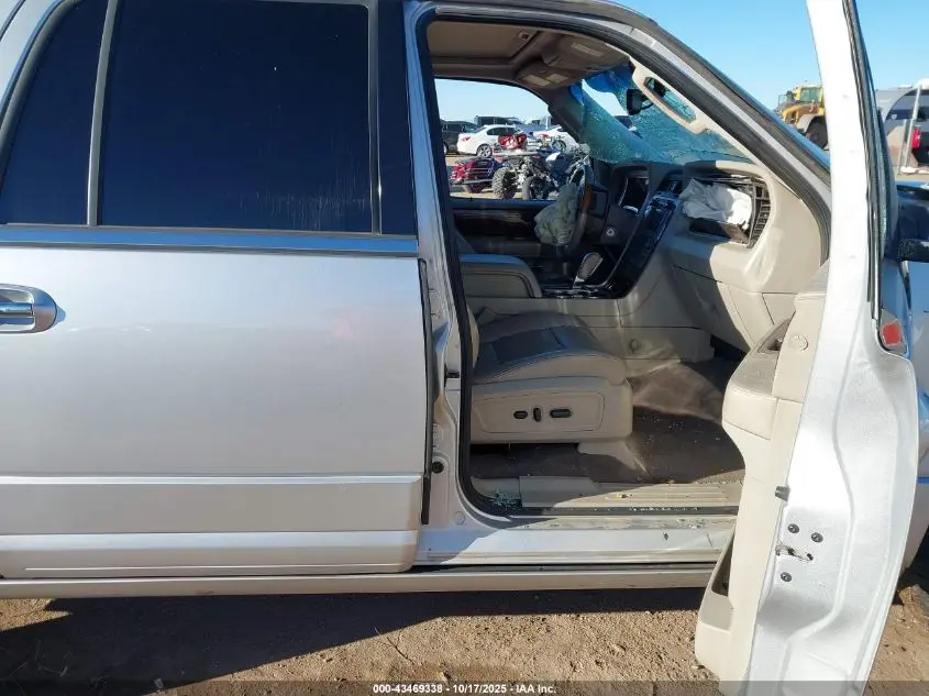 2011 LINCOLN NAVIGATOR L  