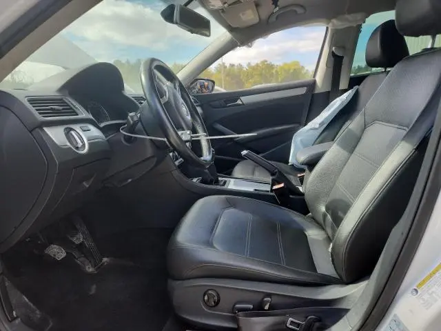 2012 VOLKSWAGEN PASSAT SE