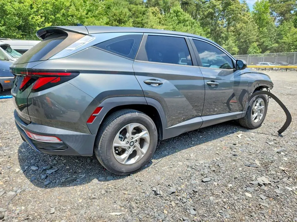 2022 HYUNDAI TUCSON SE  