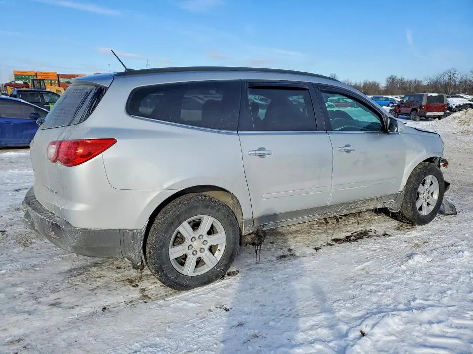 2011 CHEVROLET TRAVERSE LT  