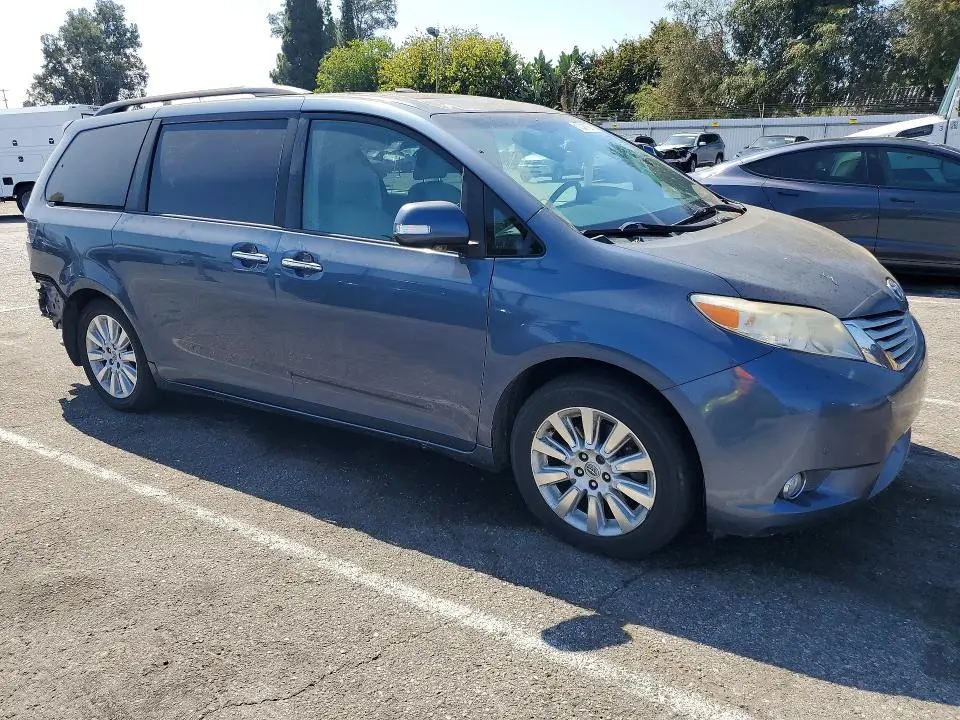 2014 TOYOTA SIENNA LIMITED 7-PASSENGER  