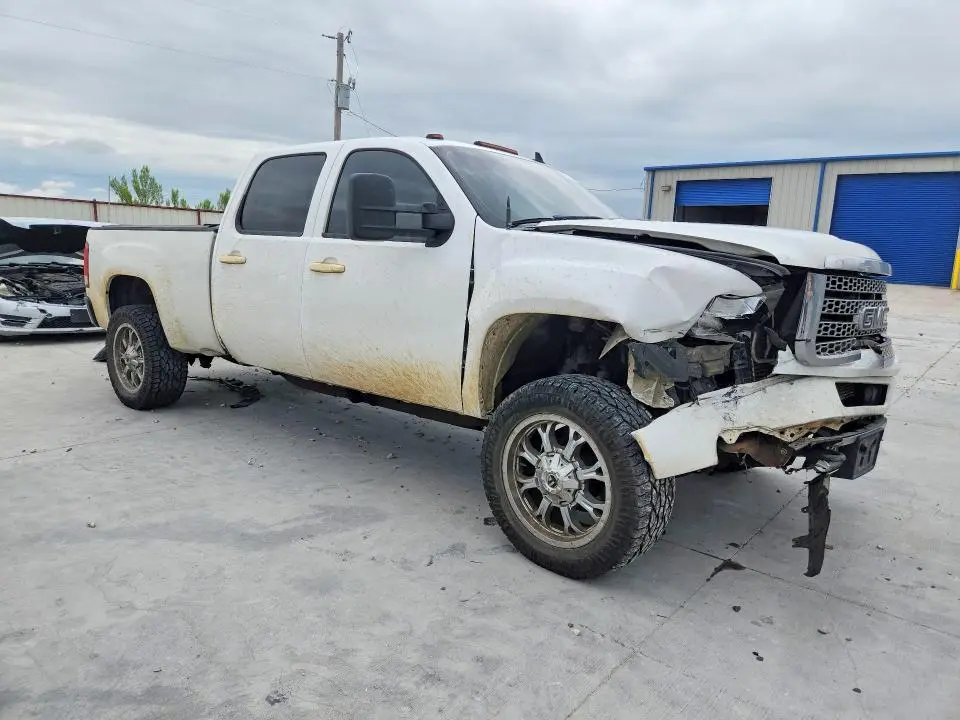 2011 GMC SIERRA K2500 DENALI  