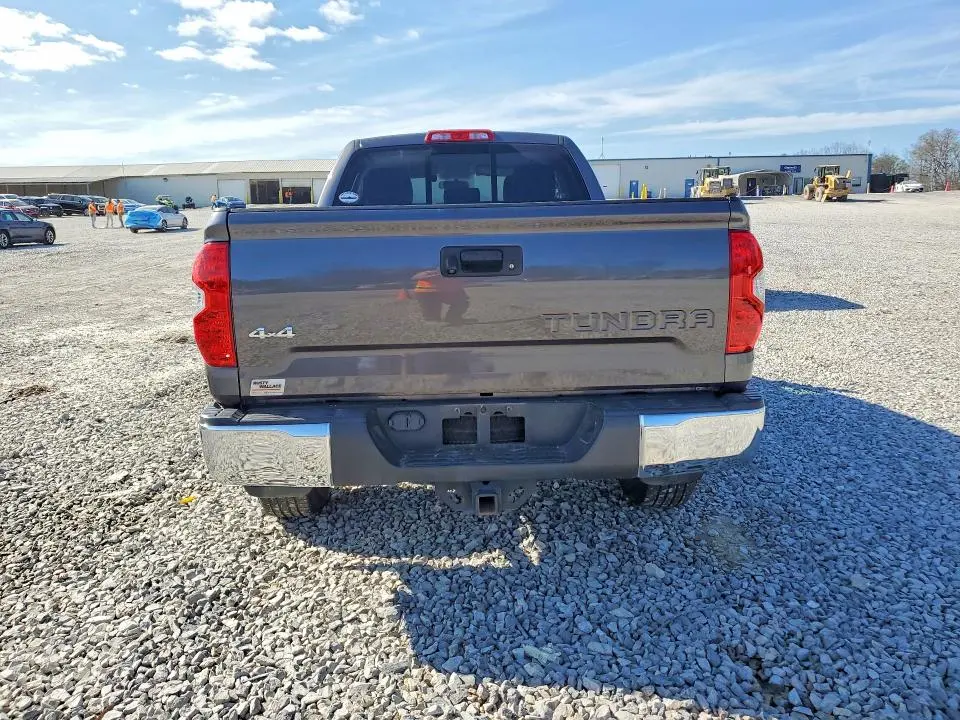 2015 TOYOTA TUNDRA SR5  