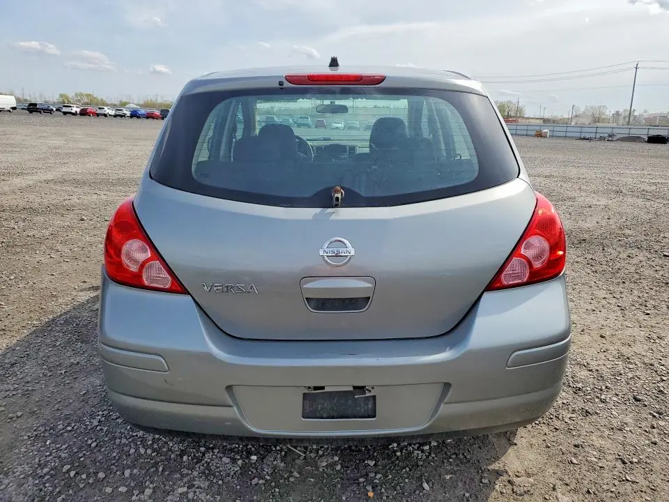 2010 NISSAN VERSA 1.8 S  