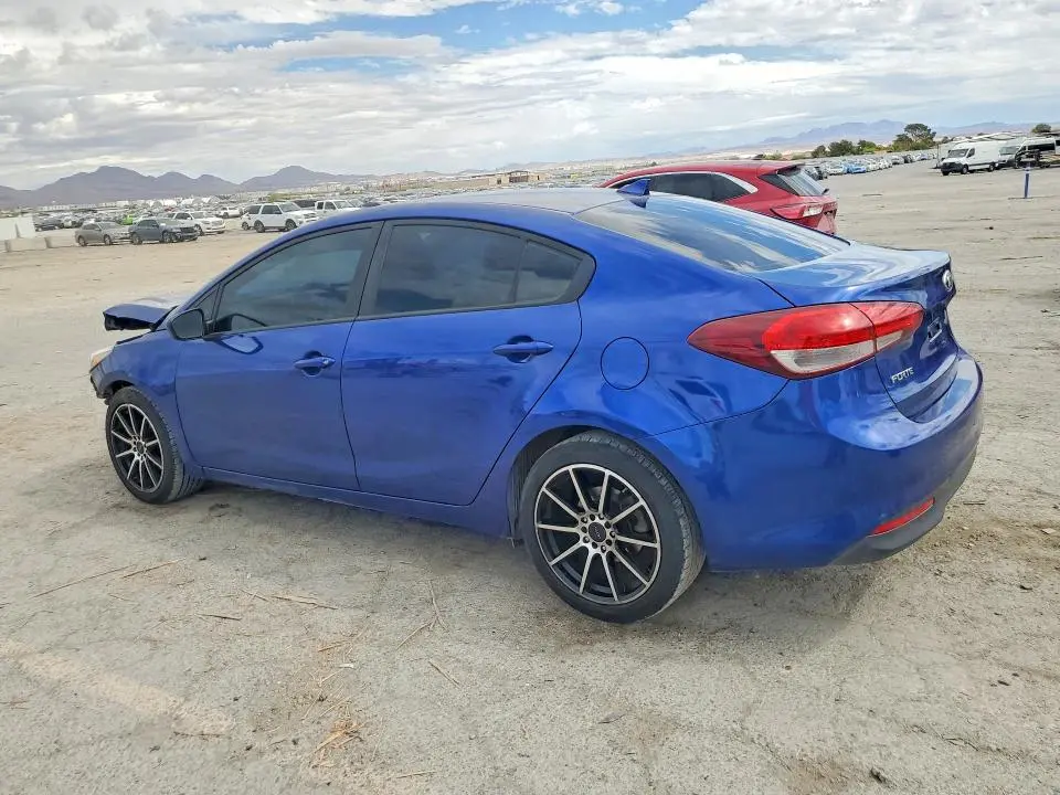 2017 KIA FORTE LX  