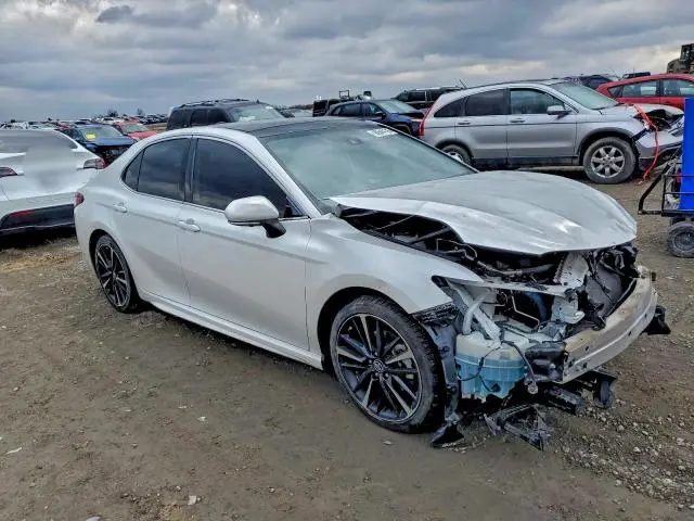 2019 TOYOTA CAMRY XSE  