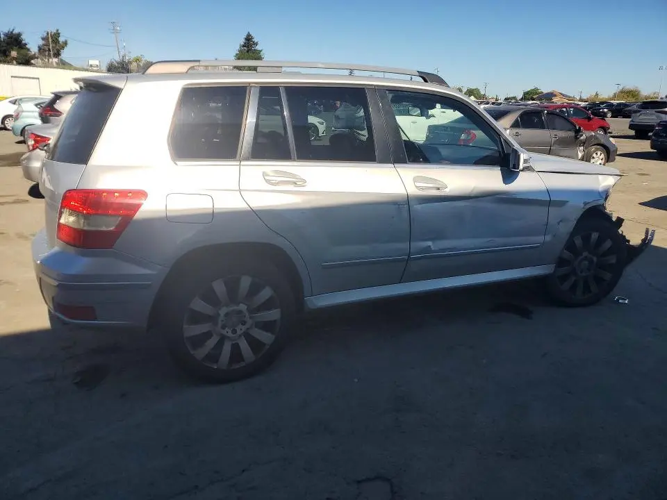 2011 MERCEDES-BENZ GLK   