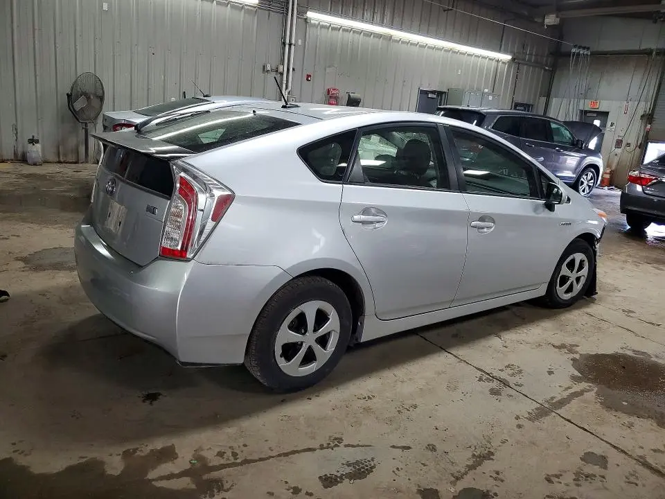 2013 TOYOTA PRIUS ONE  
