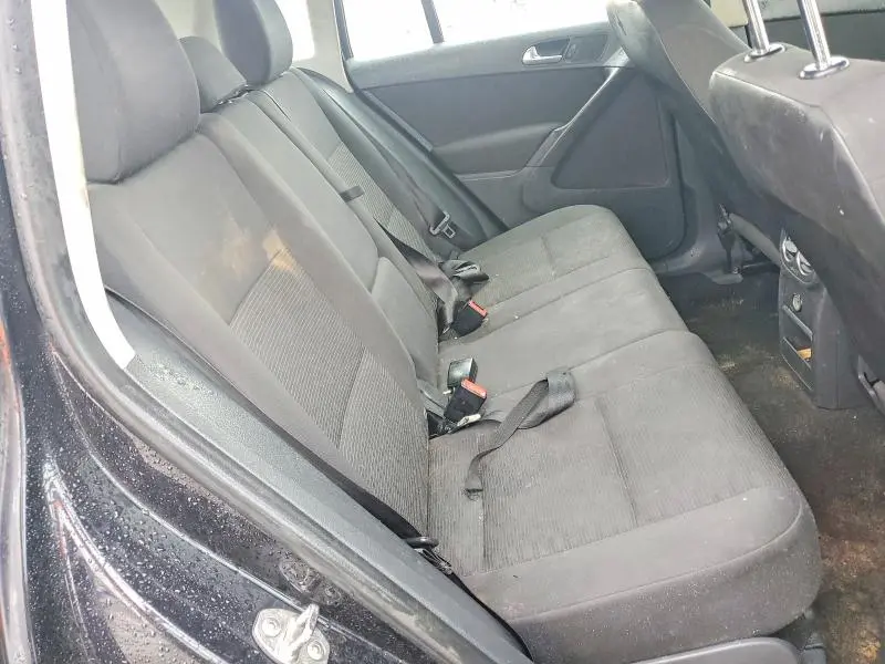 2013 VOLKSWAGEN TIGUAN S  