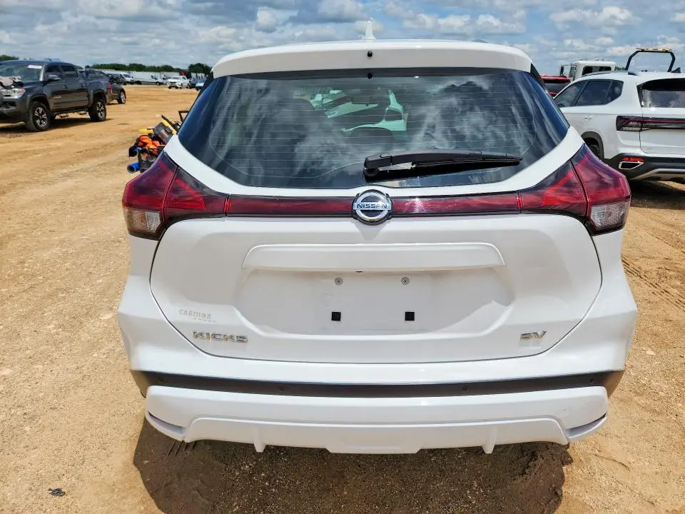2021 NISSAN KICKS SV  
