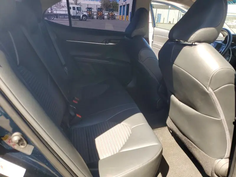 2018 TOYOTA CAMRY SE  