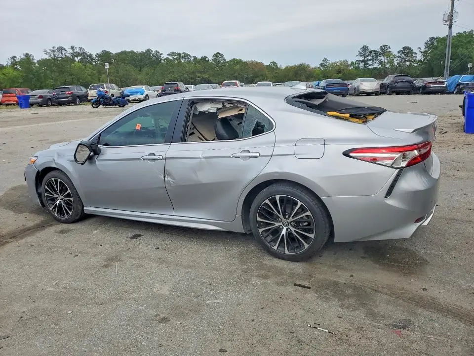 2019 TOYOTA CAMRY SE  