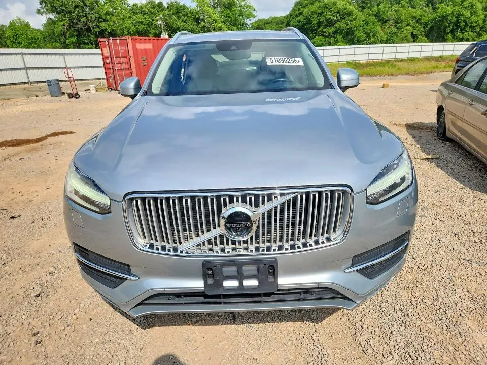 2017 VOLVO XC90 T6  