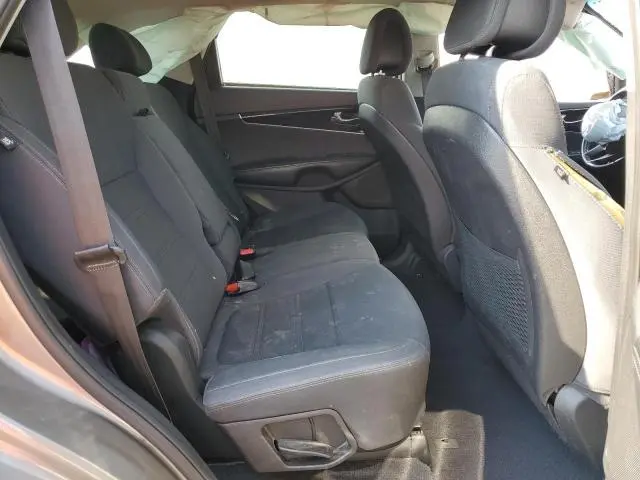 2016 KIA SORENTO LX  