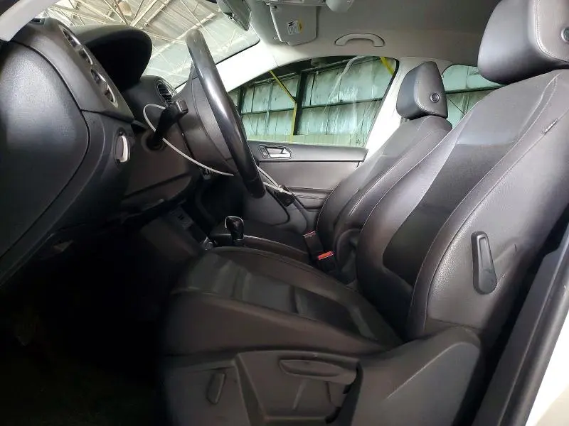 2016 VOLKSWAGEN TIGUAN S  