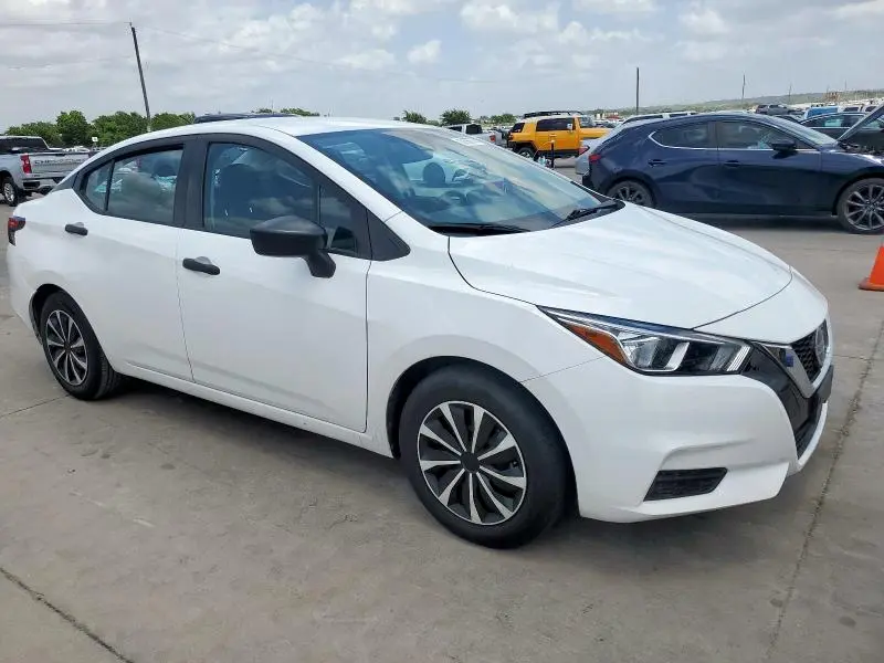 2022 NISSAN VERSA S  