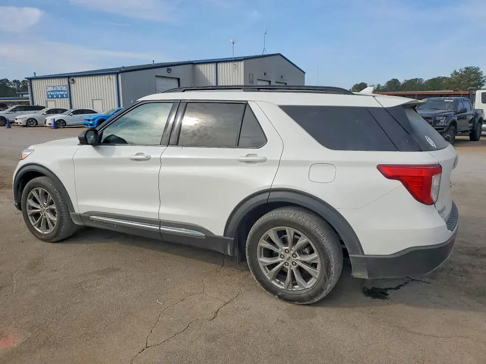 2022 FORD EXPLORER XLT  
