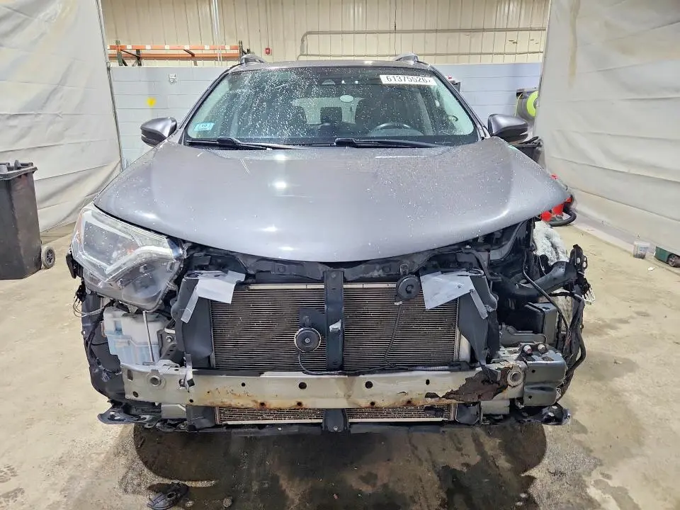 2018 TOYOTA RAV4 XLE  