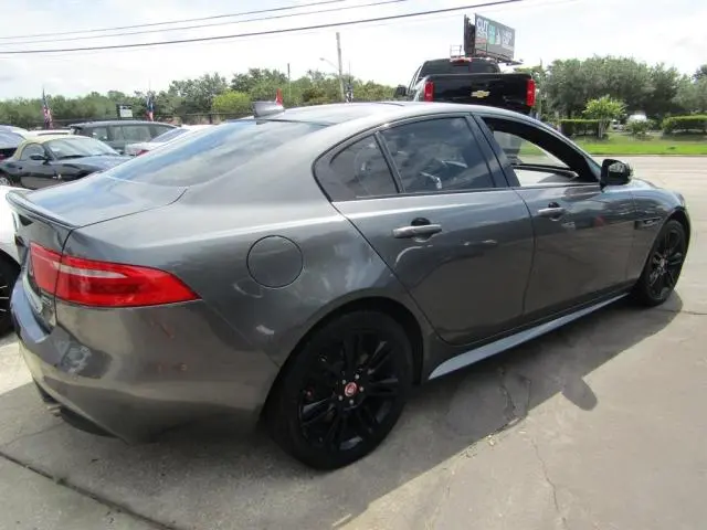 2018 JAGUAR XE R - SPORT  