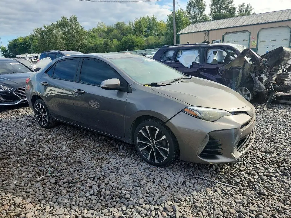 2017 TOYOTA COROLLA SE  