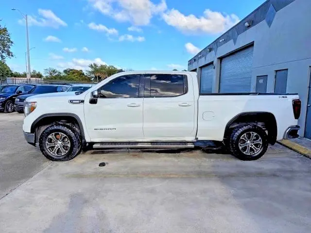 2021 GMC SIERRA K1500 SLE  