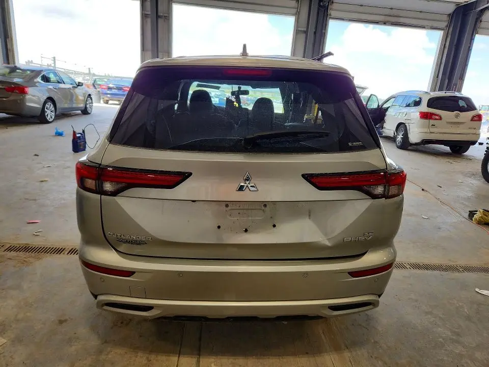 2025 MITSUBISHI OUTLANDER SE  