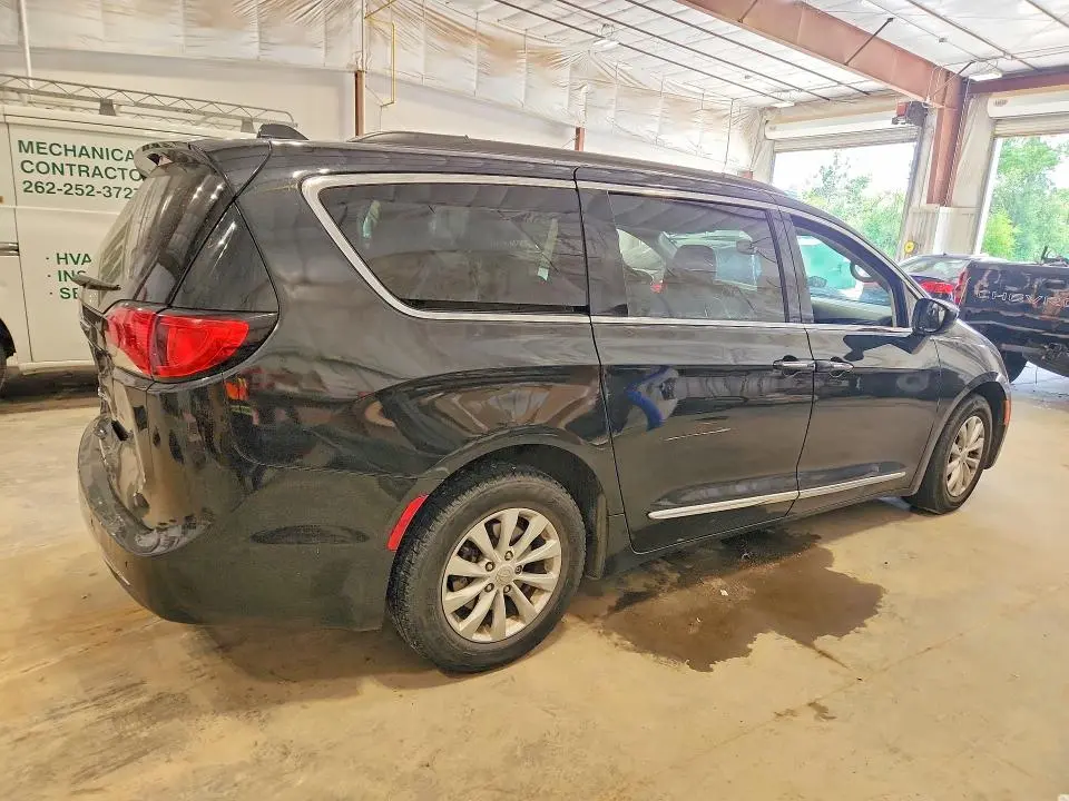 2017 CHRYSLER PACIFICA TOURING L  