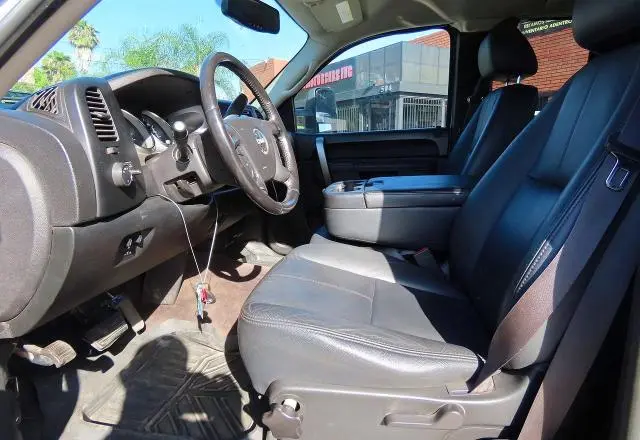 2011 GMC SIERRA K2500 SLE  