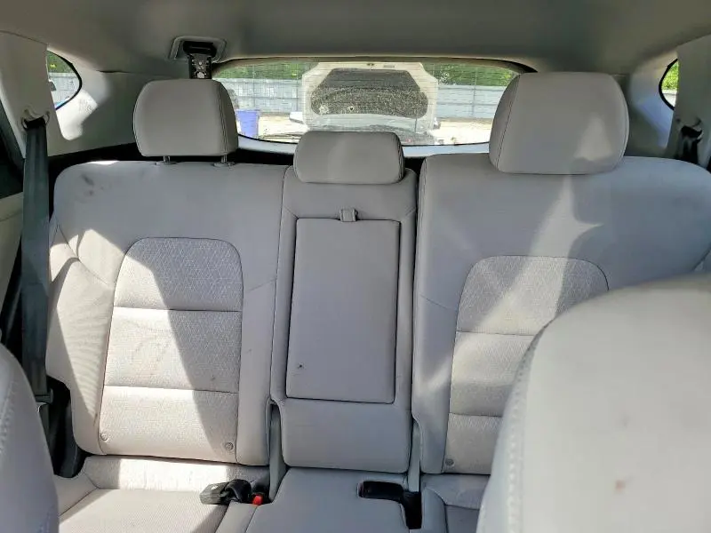2018 HYUNDAI TUCSON SE  