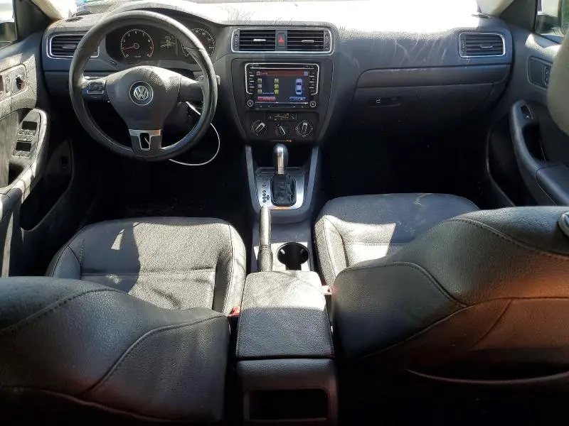 2011 VOLKSWAGEN JETTA SE  