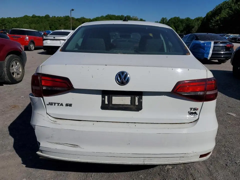 2016 VOLKSWAGEN JETTA SE  