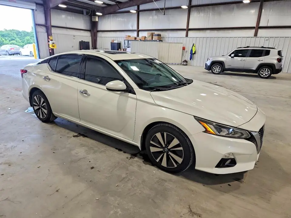 2019 NISSAN ALTIMA SV  