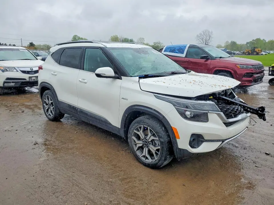 2021 KIA SELTOS EX  