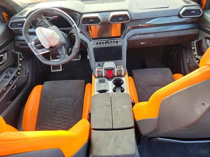 2022 LAMBORGHINI URUS   