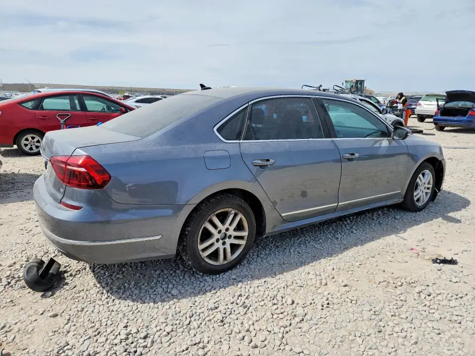 2017 VOLKSWAGEN PASSAT SE  