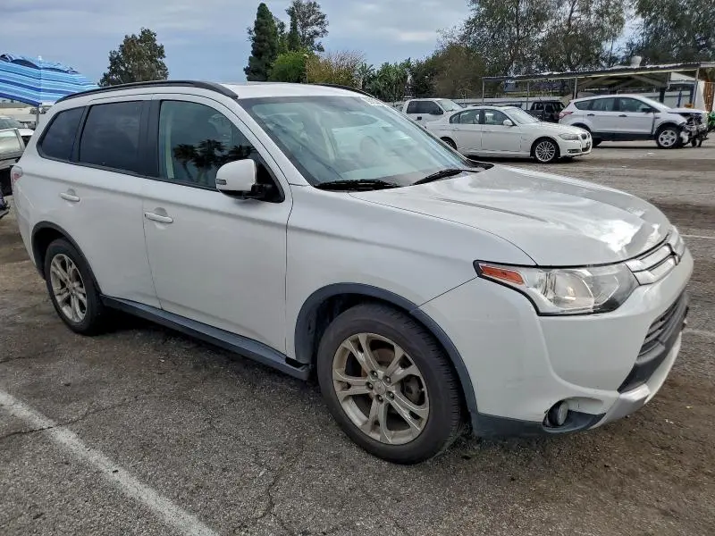 2015 MITSUBISHI OUTLANDER SE  