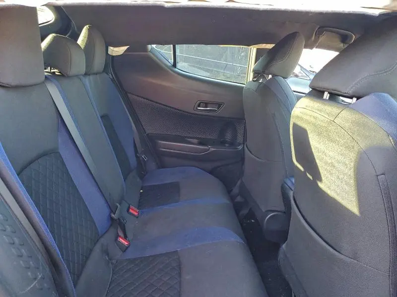 2021 TOYOTA C-HR XLE  