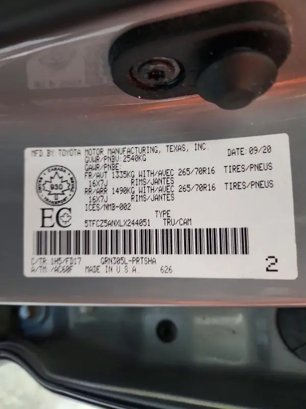 2020 TOYOTA TACOMA SR V6  