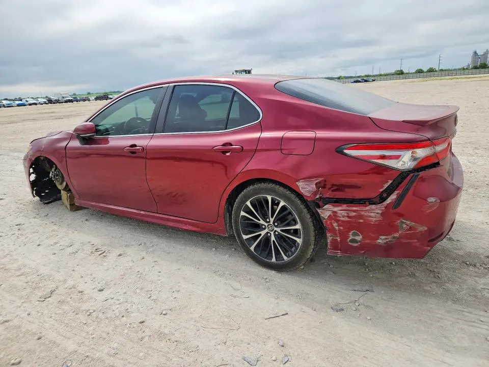 2018 TOYOTA CAMRY SE  