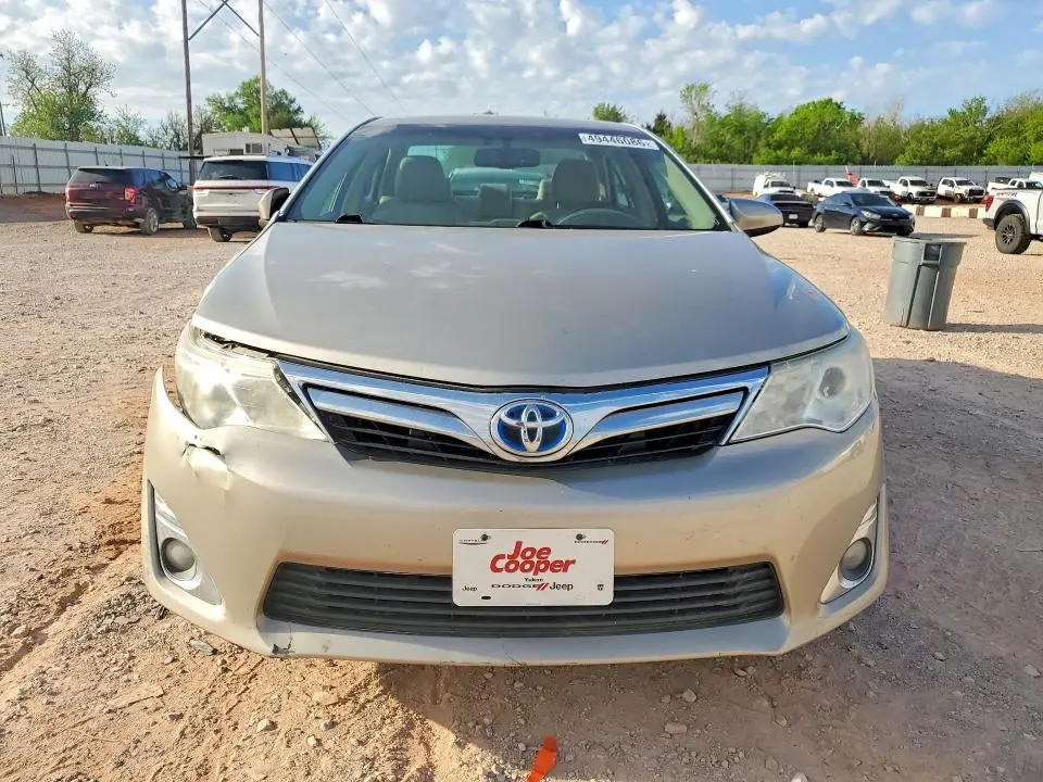 2014 TOYOTA CAMRY XLE  