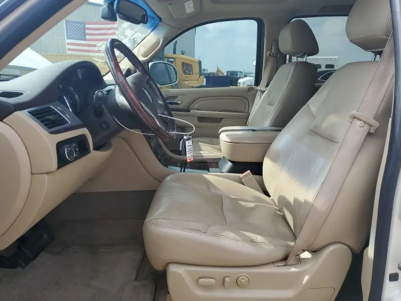 2011 CADILLAC ESCALADE PREMIUM  