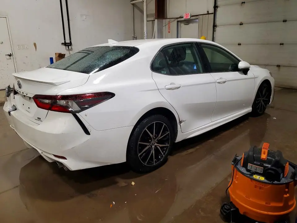 2021 TOYOTA CAMRY SE  