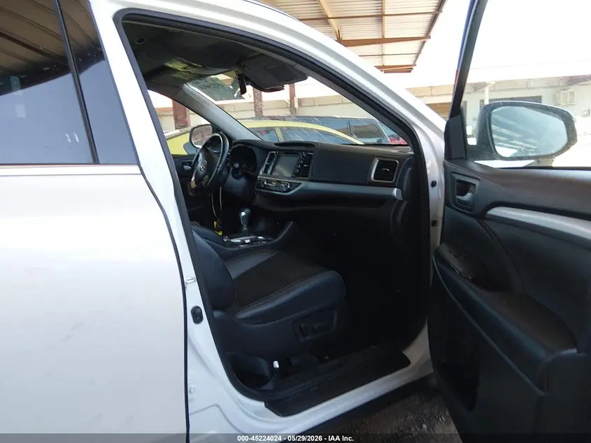 2017 TOYOTA HIGHLANDER XLE