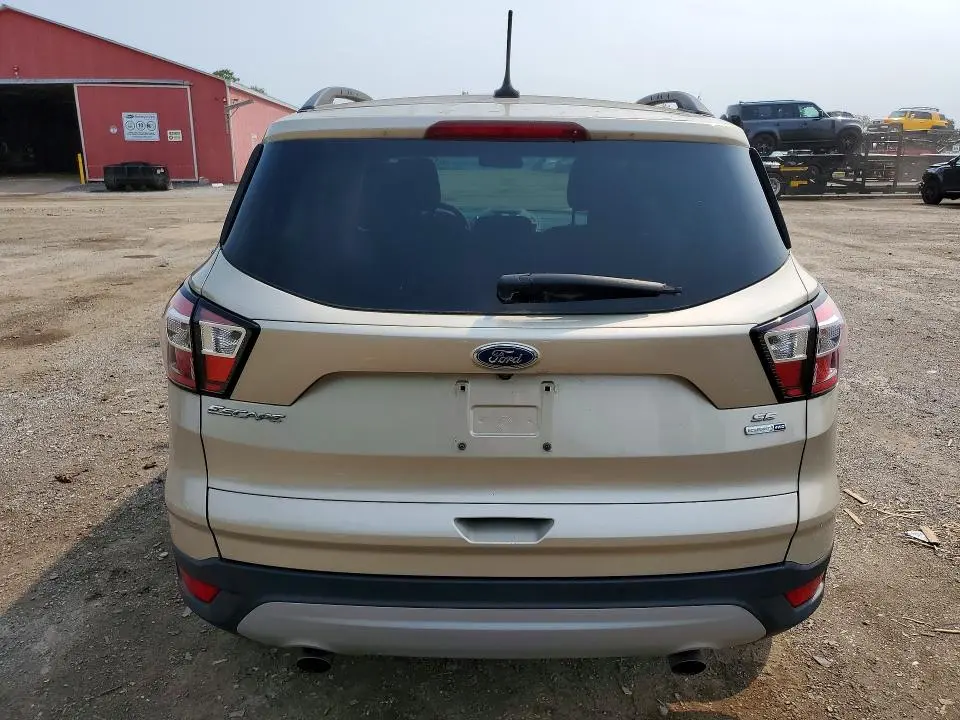 2018 FORD ESCAPE SE  