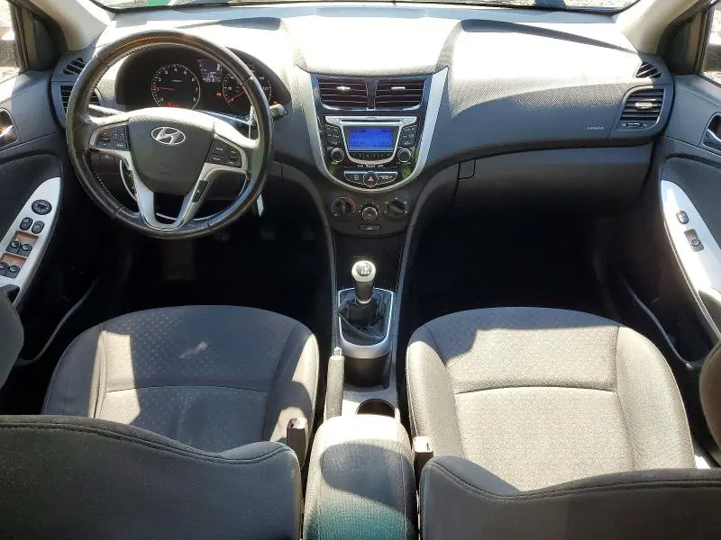 2013 HYUNDAI ACCENT SE  