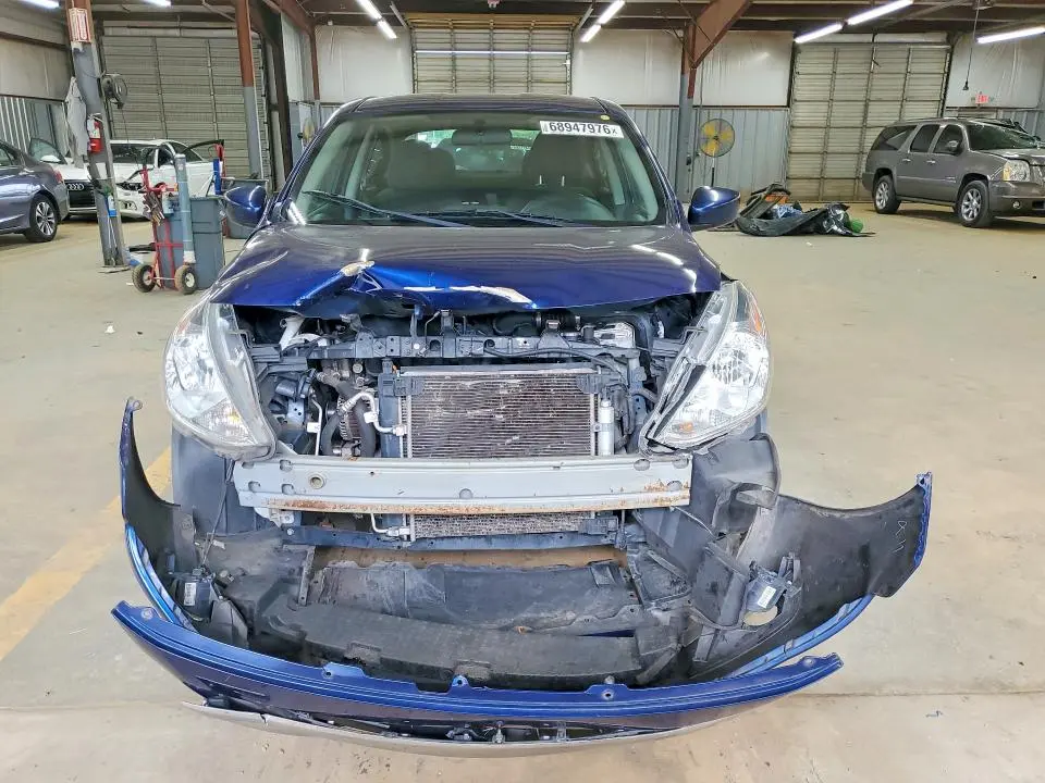 2018 NISSAN VERSA SV  