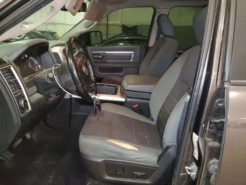 2018 RAM 1500 SLT 4WD 5.7L V-8